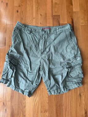 Union Bay Cargo Shorts in Olive Green - Classic Utility Style